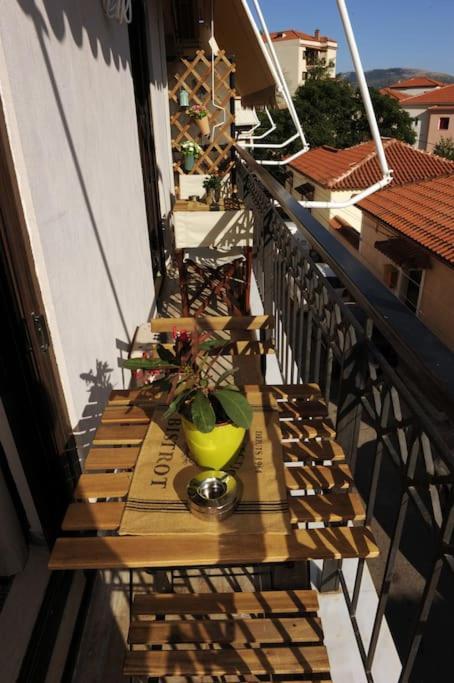 Апартаменты Delphic Moments - Sunny App 3Br, 2Ba With View Экстерьер фото