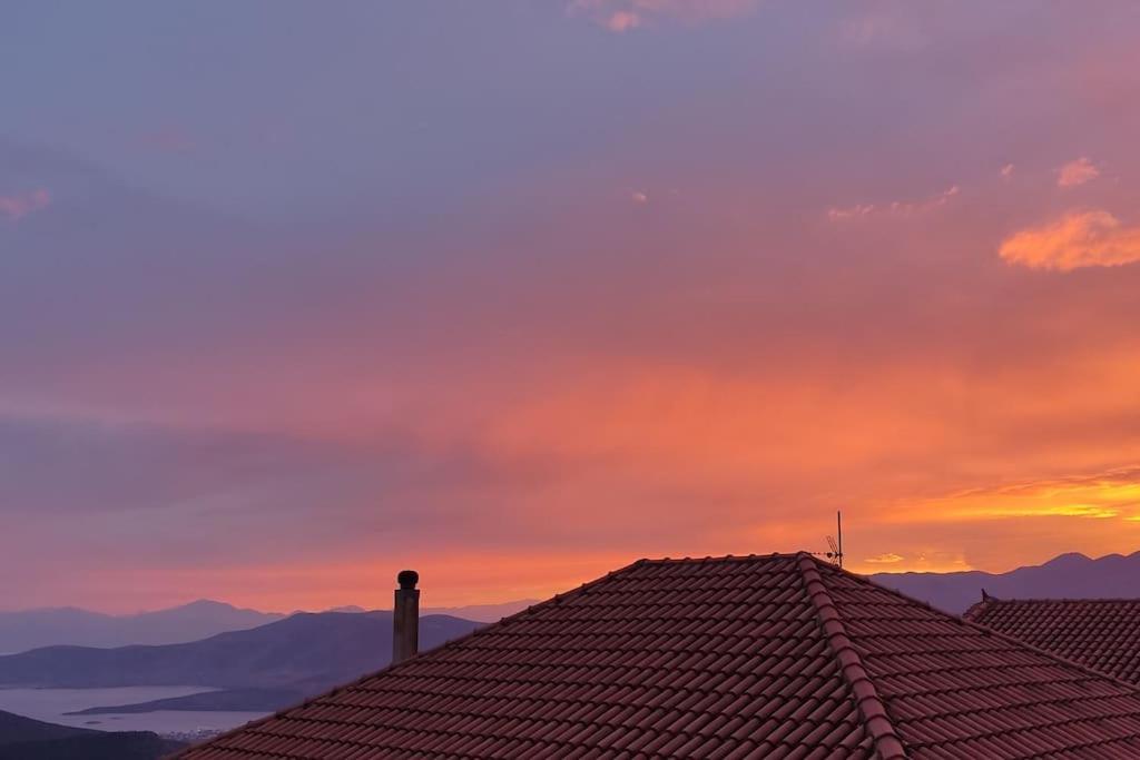 Апартаменты Delphic Moments - Sunny App 3Br, 2Ba With View Экстерьер фото